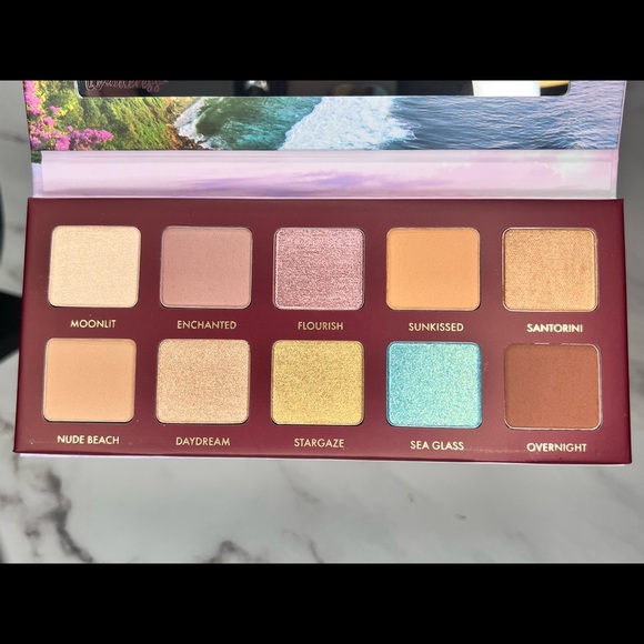 New Wander Beauty Wanderess™ Escape Eyeshadow Palette - Picture 2 of 9